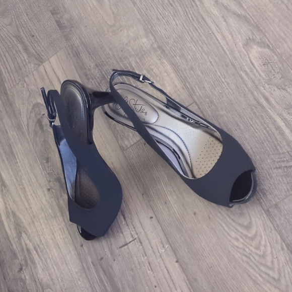 Heels by Life Strides Black  w/Comfort Insoles Soft System - Picture 3 of 11